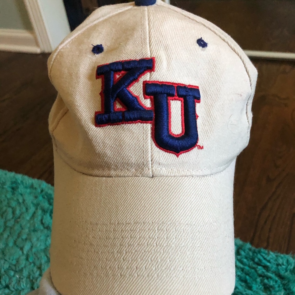 KU Hat⚡️✨